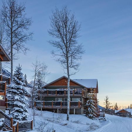 Lush Mountain Accommodations Голден Екстер'єр фото