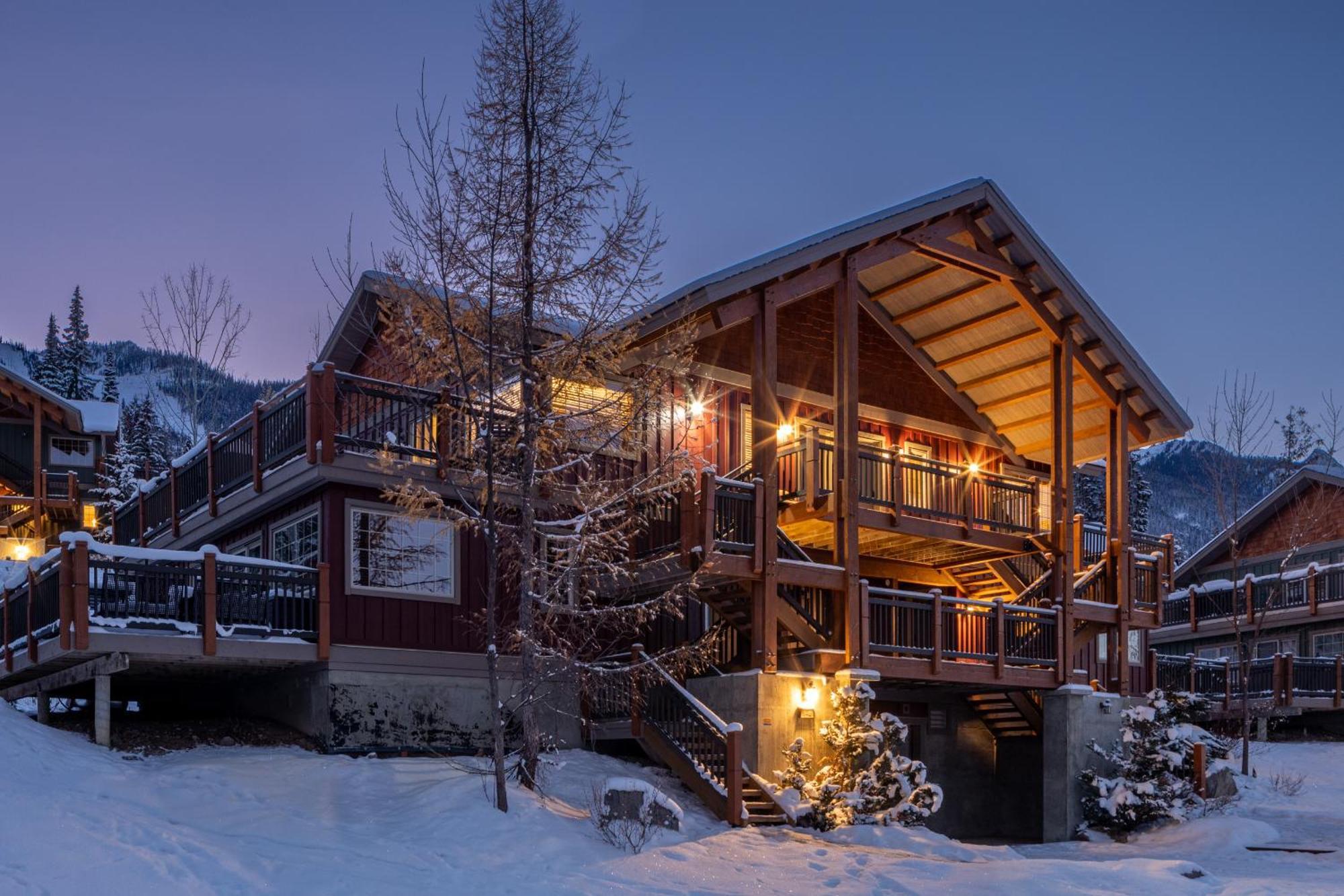 Lush Mountain Accommodations Голден Екстер'єр фото