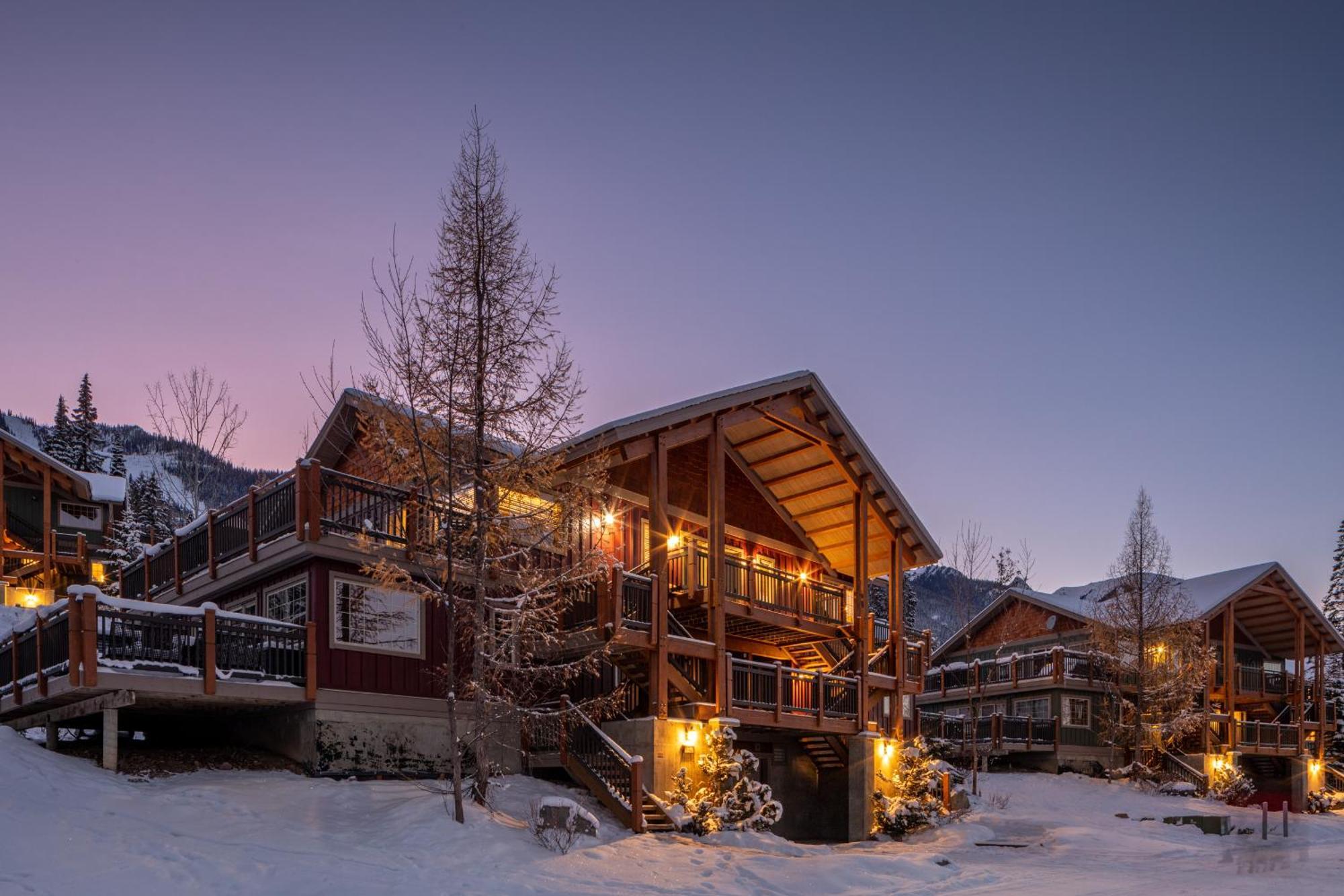 Lush Mountain Accommodations Голден Екстер'єр фото