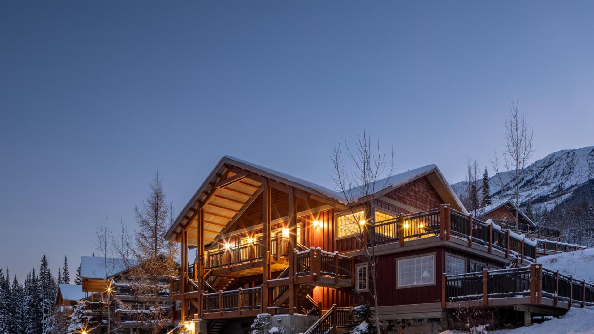 Lush Mountain Accommodations Голден Екстер'єр фото
