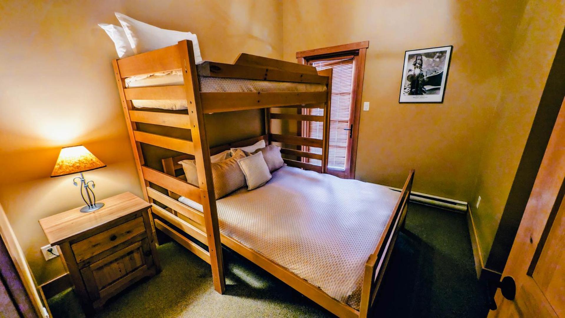 Lush Mountain Accommodations Голден Номер фото